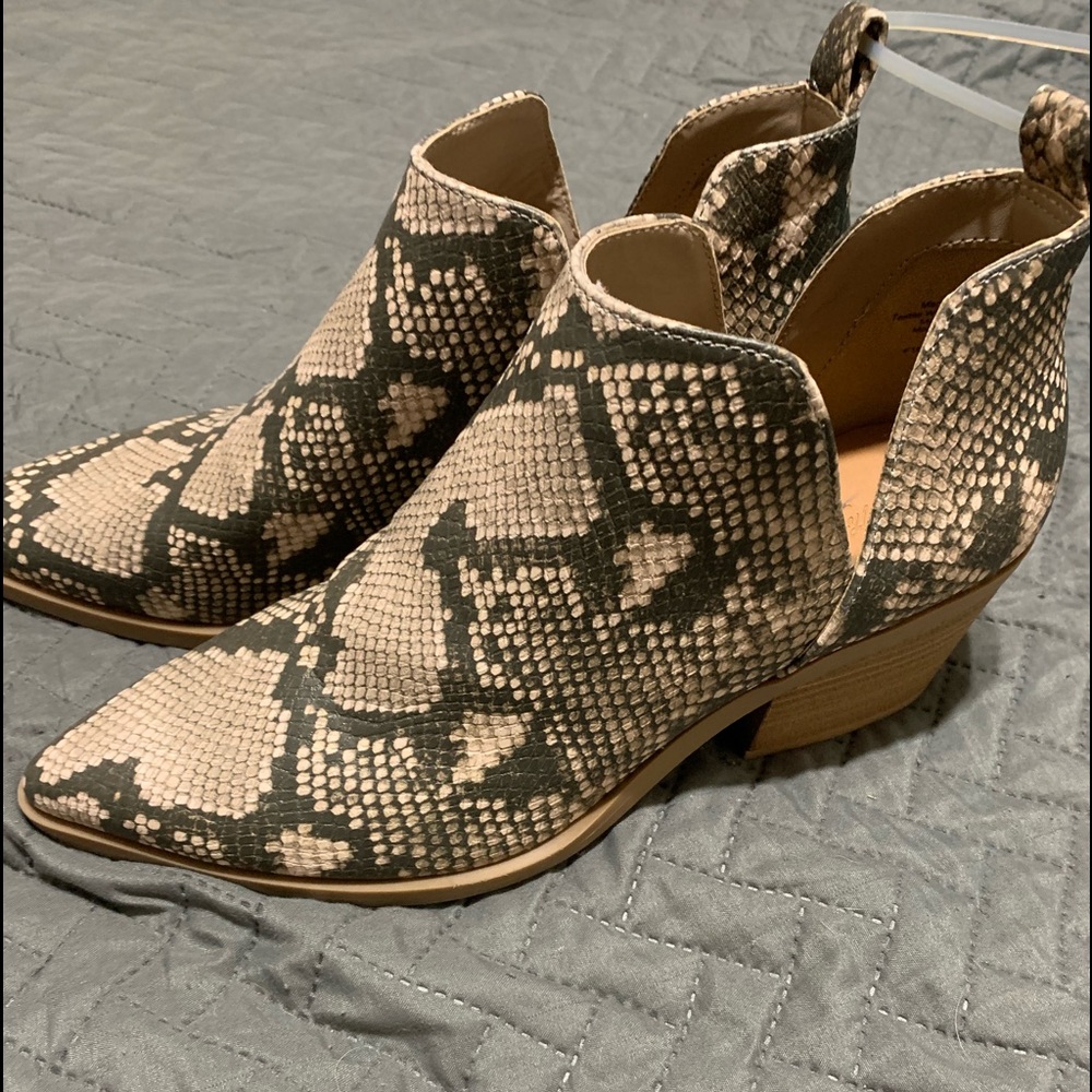 Women’s Snake Skin Dress Boots